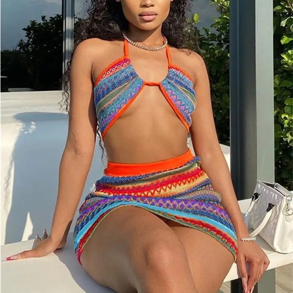 Colorful Mini skirt and a half top set. - Picture 4 of 5